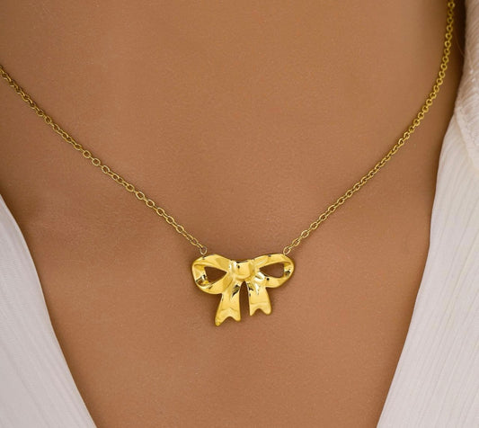 Collier pendentif nœud doré – Acier inoxydable 316L – Élégance féminine