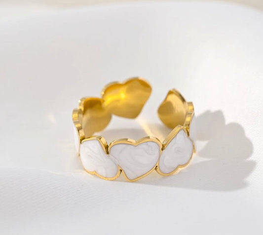 Bague LOVE en acier inoxydable 316L – Cœurs blancs nacrés – Collection 2025